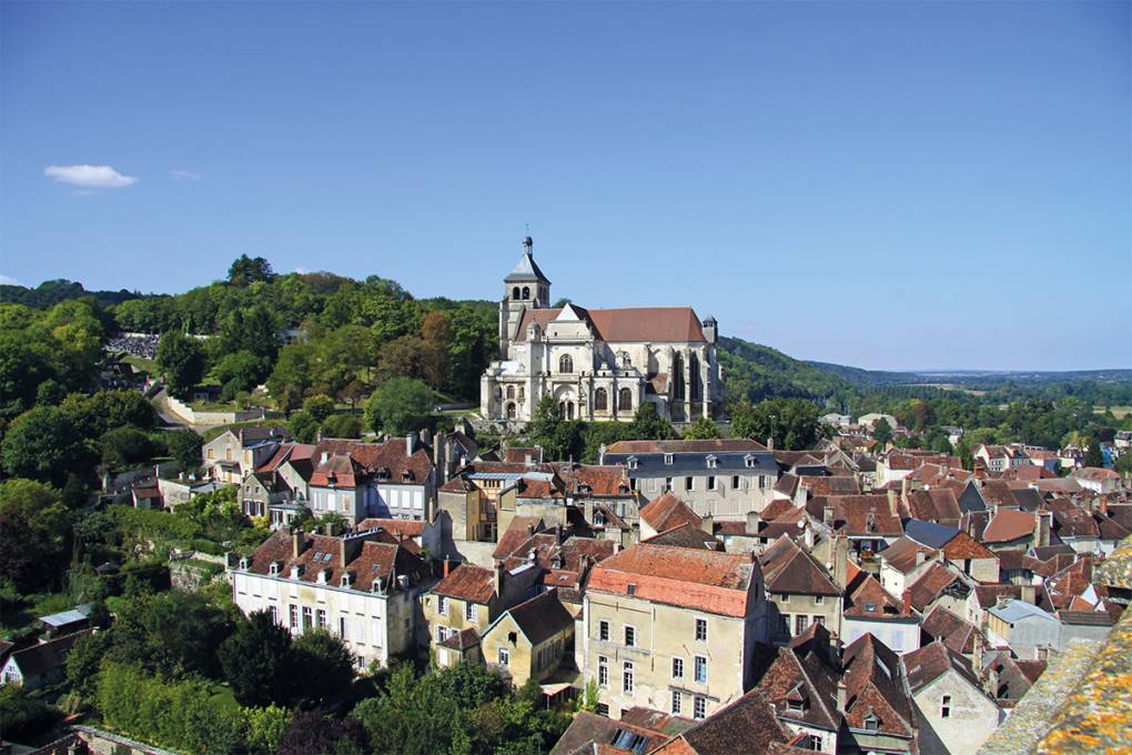 Eglise Saint Pierre w Tonnerre w Burgundii